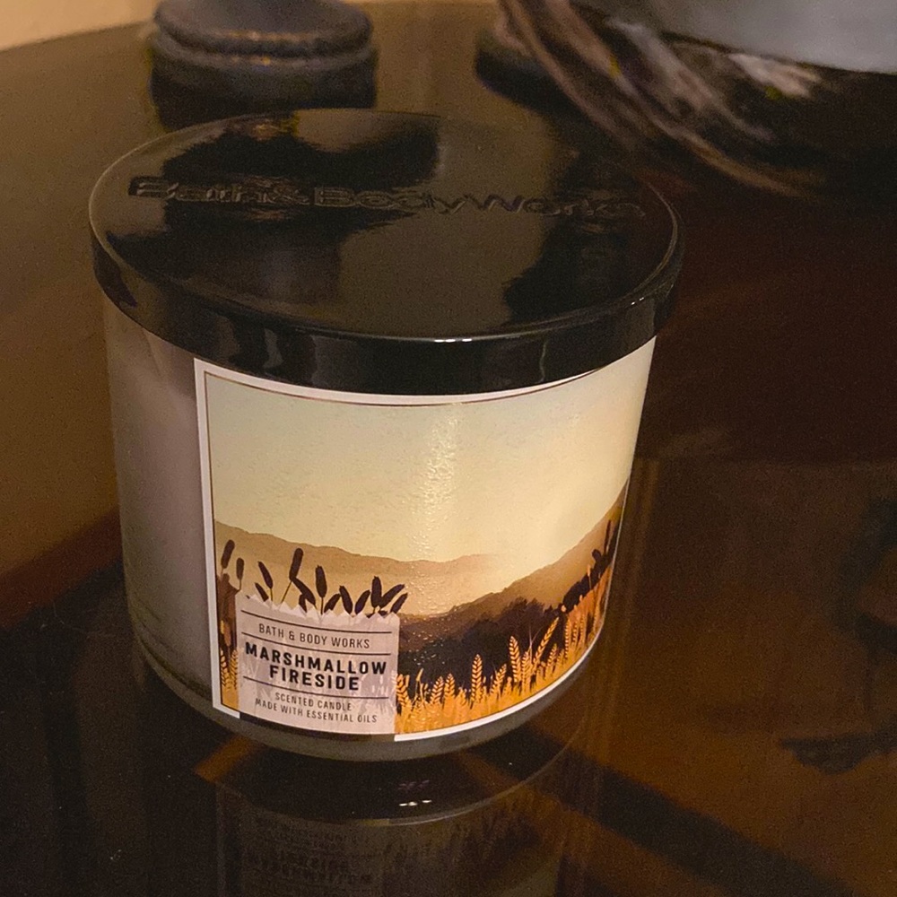 Bath and body works 3 wick Marshmallow Fireside